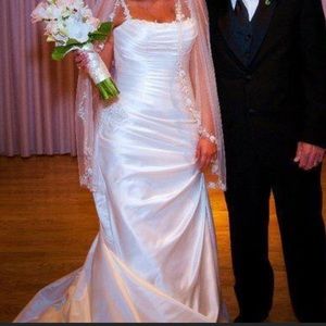 Essence of Australia Wedding Gown